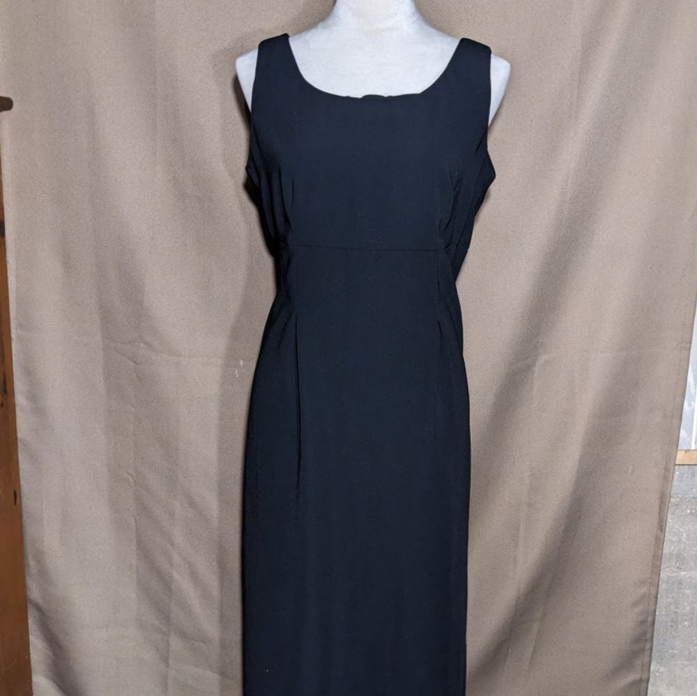 Elegant Black Sleeveless Dress